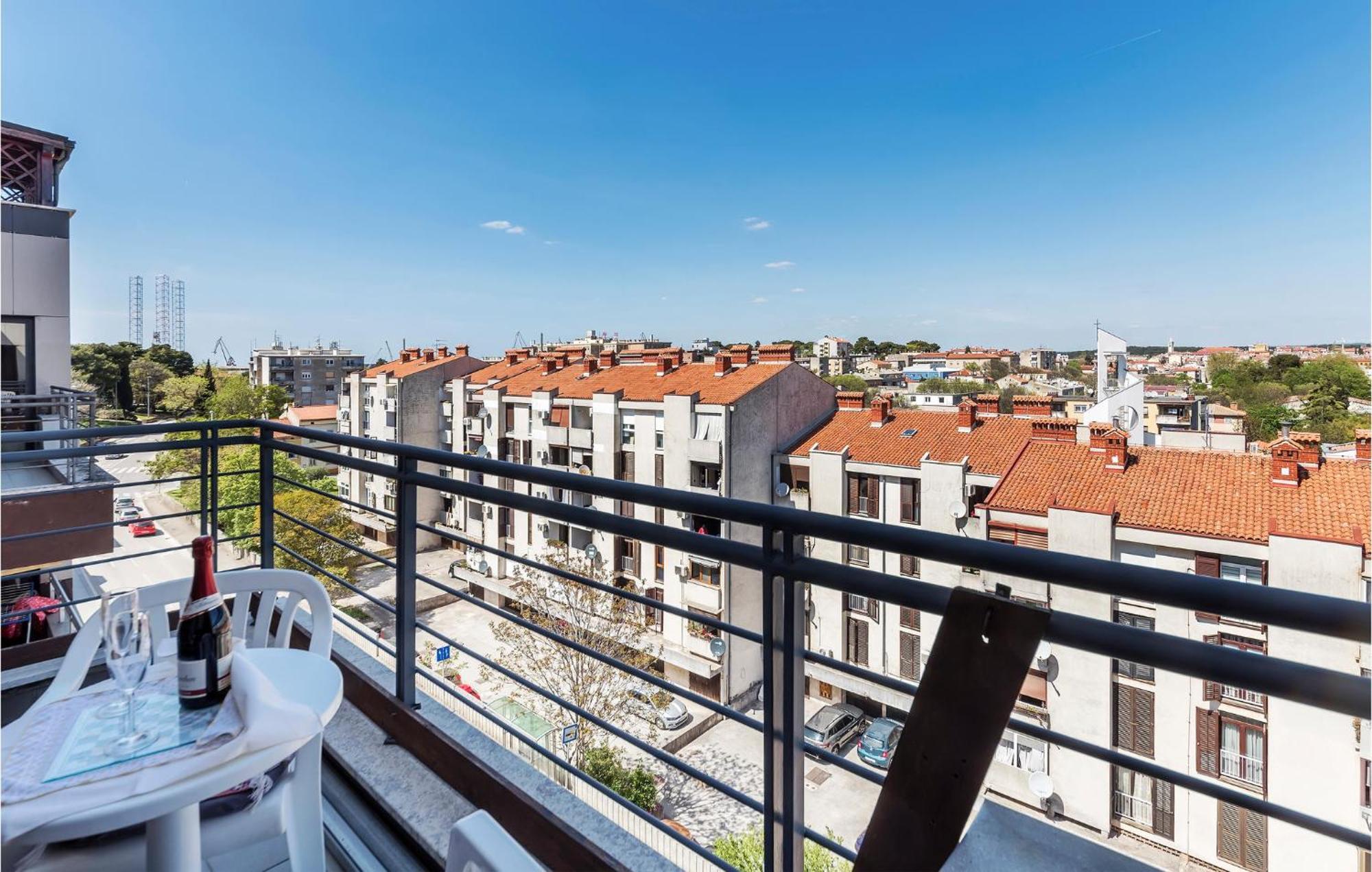 1 Bedroom Beautiful Apartment In Pula Exterior foto